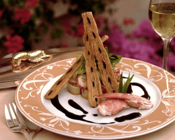 Salad with Lobster-stuffed Rigatoni and Coralline Sauce with Olive Pastry Crisps