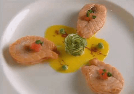 Sautéed Darnes of Salmon with Saffron Sauce