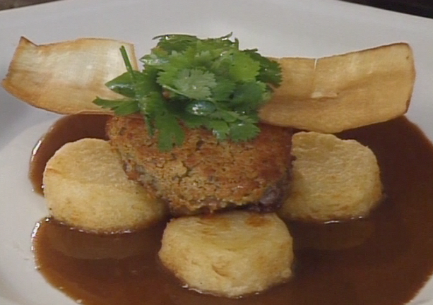 Boeuf au Manioc (Beef Filet on Yuca Biscuit)