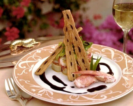 Salad with Lobster-stuffed Rigatoni and Coralline Sauce with Olive Pastry Crisps