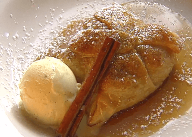 Apple Dumpling with Cinnamon-Rum Sauce ▶