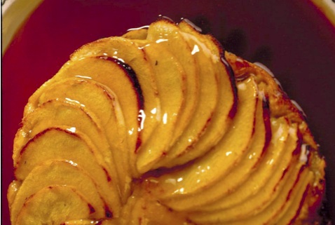 Warm Apple Tart in Caramel Sauce