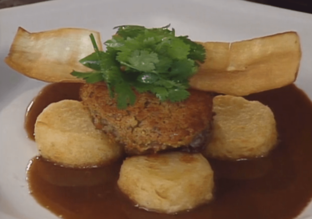 Boeuf au Manioc (Beef Filet on Yuca Biscuit)